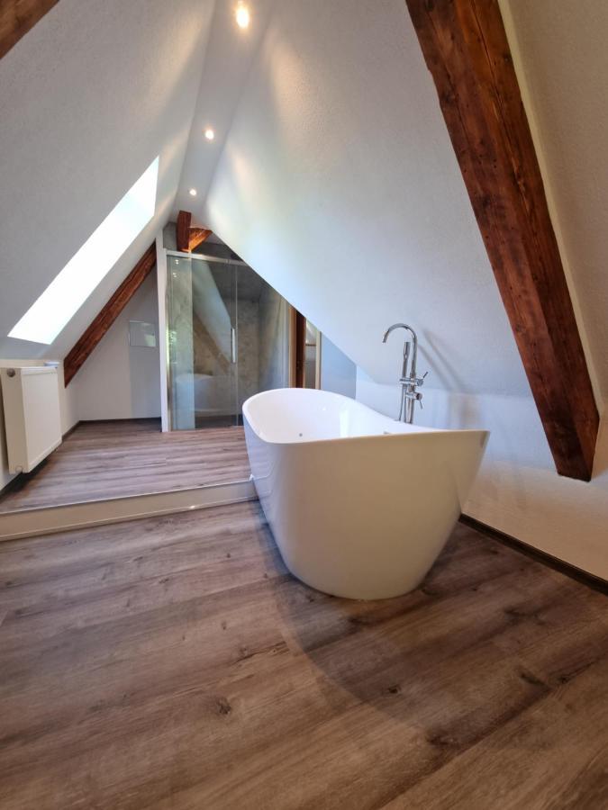 5 Sterne Bahnhoftraum, Appartement "Waldliebe" 133Qm, Grosse Terrasse 70Qm, Qr Code Scannen Fuer Virtuellen Rundgang, Premium Ausstattung Braunfels Exterior foto
